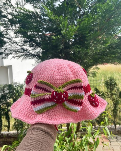 Strawberry Shortcake Bucket Hat 🍓🫶🏻 You can order from the link in bio ✨ #crochethat #buckethat #handmadecrochethat #strawberryshortcake Strawberry Shortcake Crochet Hat Pattern, Strawberry Shortcake Hat Crochet Pattern, Crochet Strawberry Shortcake, Strawberry Shortcake Hat, Crochet Summer Hat, School Trips, Strawberry Shortcake Characters, Crochet Mignon, Crochet Strawberry