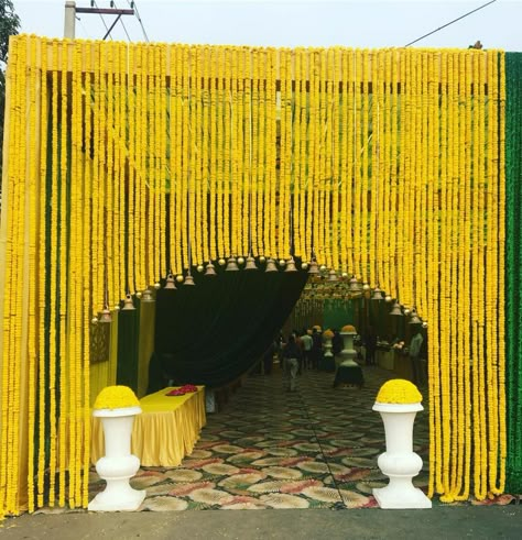 Ways to incorporate genda phool in wedding decor Marigold Wedding, Wedding Entrance Decor, Marriage Decoration, Mandap Decor, Beautiful Wedding Decorations, Mehndi Decor, Wedding Mandap, Wedding Entrance, Wedding Stage Decorations