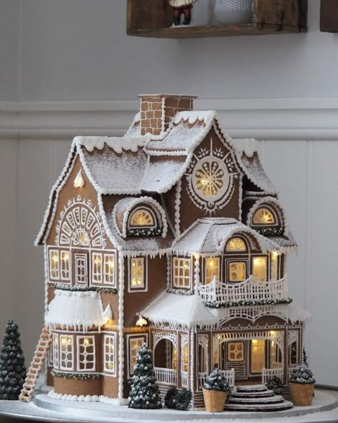 Creative Christmas Food, Christmas In San Francisco, Jul Kaka, Gingerbread House Ideas, Gingerbread House Designs, Gingerbread House Cookies, Gingerbread Village, Gingerbread House Decorations, Christmas Gingerbread House