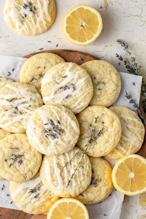 Brighten your day with a burst of citrus, a hint of floral, and a touch of sweetness in every soft and chewy bite of the best lemon lavender cookies. Lavender Rosemary Cookies, Earl Grey Lavender Cookies, Lemon Lavender Shortbread Cookies, Lavender Lemon Cookies, Lavender Biscuits, Summer Baked Goods, Lemon Lavender Scones, Lavender Dessert Recipes, Lavender Projects