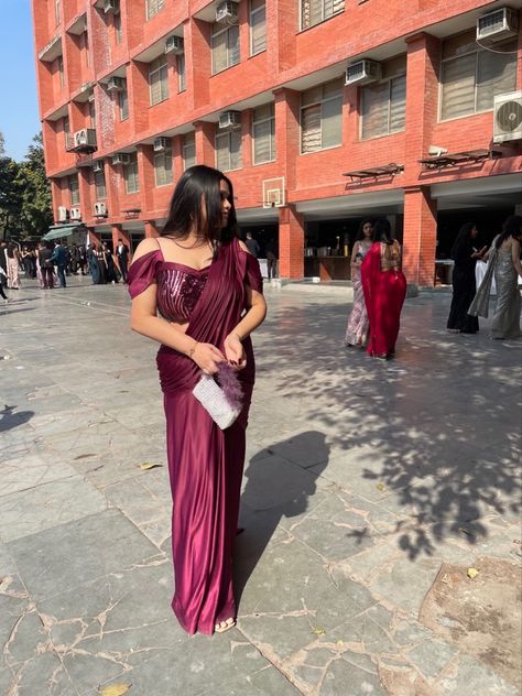 It wine coloured stitch saree for farewell Wine Saree Look For Farewell, Wine Colour Saree For Farewell, Wine Color Saree, Saree Farewell, Ethnic Aesthetic, Wine Saree, Animal Cell Project, Farewell Saree, Saree Aesthetic