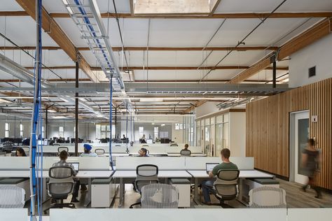 Ceiling Outlet, Architecture Ceiling, Sunnyvale California, Open Space Office, Collaborative Workspace, Open Ceiling, Coworking Office, Cable Tray, Office Photo