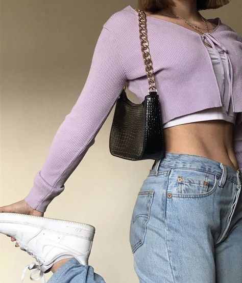 Cropped Cardigan Outfit, Cardigan Outfit Aesthetic, Lavender Outfit, Cropped Outfits, Shooting Ideas, Outfits Con Jeans, Crop Top With Jeans, Cute Jeans, Fancy Outfits