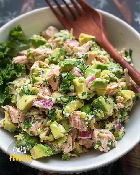 Avocado Tuna Salad Tuna And Avocado Salad, Avocado Tuna, Zucchini Bread Healthy, Avocado Tuna Salad, Tuna Avocado, Fresh Tuna, Quinoa Healthy, Large Salad Bowl, Quick Lunches