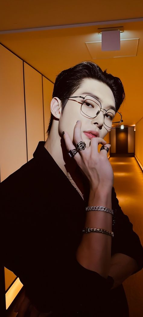 Mingi Ateez Wallpaper, Ateez Wallpaper, Pirate Kids, Mingi Ateez, Song Mingi, J Pop, Hottest Male Celebrities, Song Min-gi, Male Celebrities