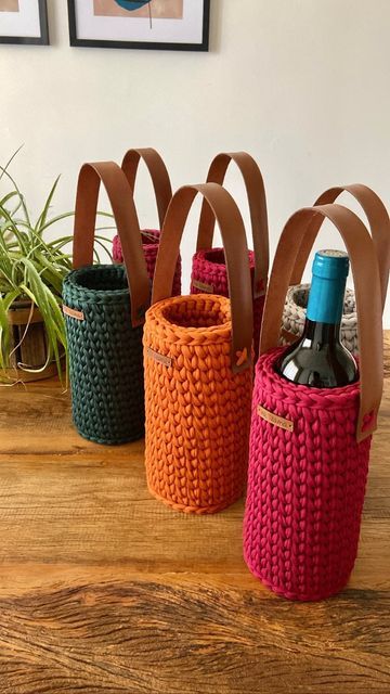 Crochet Organizer, Crochet Storage Baskets, Cozy Crochet Patterns, Crochet Cushion Cover, Mode Crochet, Crochet Business, Crochet Basket Pattern, Crochet Handbags Patterns, Crochet Decoration