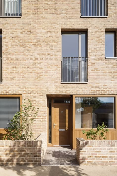 Duggan Morris, Residential Entrance, Multifamily Housing, Mews House, Arch House, Facade Architecture Design, Brick Architecture, Brick Walls, Brick Facade