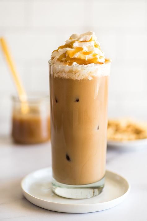 How to make a homemade iced caramel macchiato at home. | #coffee | #caramel | Iced Caramel Macchiato Recipe, Caramel Macchiato Recipe, Iced Caramel Macchiato, Macchiato Recipe, Ice Caramel Macchiato, Iced Coffee At Home, Cold Coffee Recipes, Iced Coffee Drinks, Easy Coffee Recipes