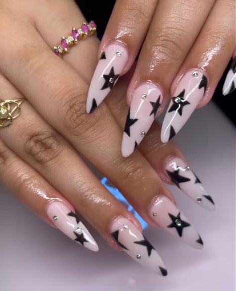 Star Nails Long Acrylic, Star Gel X Nails, Y2k Nails With Stars, Bottega Veneta Lido Sandals Outfit, Coffin Acrylic Nails Stars, Star Nails Coffin Shape, Star Nails Y2k Long, Y2k Nails Acrylic Stars, Gray Star Nails