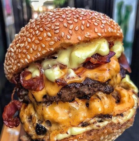 What A Burger, Masakan Malaysia, Gourmet Burgers, Delicacy Food, Food Obsession, Interesting Food Recipes, Yummy Food Dessert, Pretty Food, Food Cravings