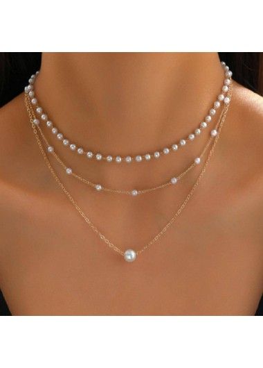 Jewellery On White Dress, Wedding Dress Pearl Necklace, Homecoming Jewelry Pearl, Pearl And Diamond Necklace Wedding, White Dress Accessories Jewelry, Pearl And Rhinestone Necklace, Elegant White Layered Necklace For Wedding, White Pearl Layered Necklace For Parties, Pearl Wedding Jewelry Sets Brides