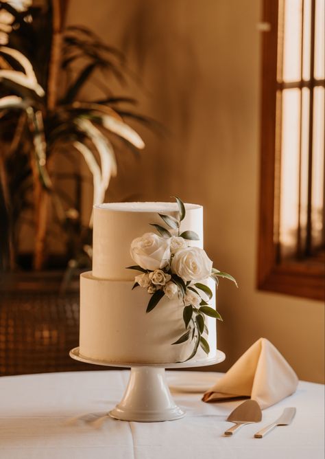 Two Person Wedding Cake, Wedding Cakes Small 2 Tier, Classic Simple Wedding Cake, Basic White Wedding Cake, Elegant Classy Wedding Cake, Simple Wedding Cakes 2 Tier, Minimalist Wedding Cake Modern, Smooth Wedding Cake, Simple Fall Wedding Cakes