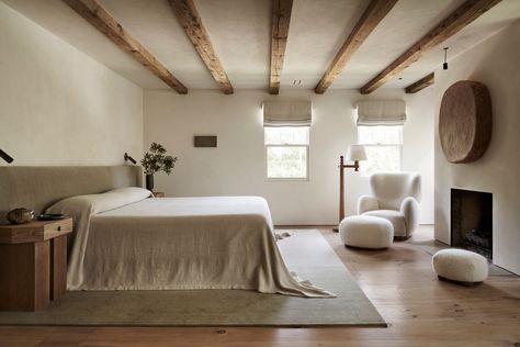 Giancarlo Valle Bedroom, California Interiors, Fawn Fabric, Giancarlo Valle, Hamptons Farmhouse, Hampton Home, Colonial Farmhouse, East Hampton, Quiet Luxury