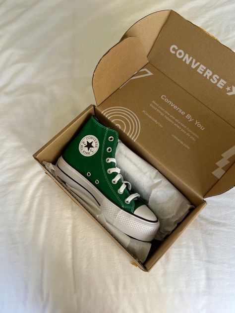 green platform converse, spring trend, spring shoes Forest Green Converse, Green Platform Converse, Green Converse Outfit, Chuck Taylors Outfit, High Top Platform Converse, Green Platform, Converse Platform, Mommy Outfits, Platform Converse