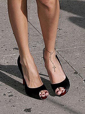 Ms. Richie Rosary Ankle Tattoos, Rosary Tattoo, Ankle Bracelet Tattoo, Armband Tattoos, Anklet Tattoos, Tattoo Bracelet, Nicole Richie, Ankle Tattoo, A Cross