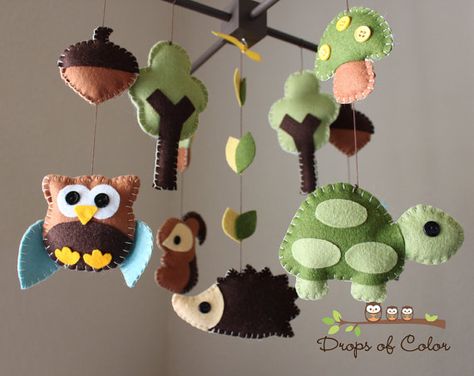 CUSTOM MADE FELT NURSERY MOBILES Crib Mobile Diy, Homemade Baby Mobiles, Diy Felt Animals, Owl Mobile, Mobile Diy, Mobiles For Kids, Wood Forest, Sew Baby, Bird Mobile