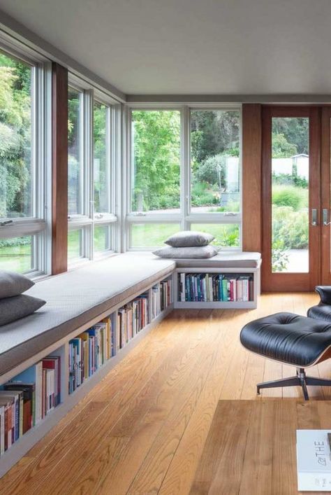 How To Nail Decorating With Books? Mcm Sunroom, Unveiling Decor Ideas, Window Seat Living Room, Bookshelf Bench, Mcm Living Room, Low Bookshelves, Sweet Home Design, Window Benches, Small House Floor Plans