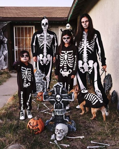 Family Of Skeletons Costume, Family Skeleton Halloween Costumes, Skeleton Family Halloween Costumes, Family Skeleton Costumes, Skeleton Family Costume, Skeleton Costumes, Waiting For Halloween, Skeleton Halloween Costume, Halloween Countdown