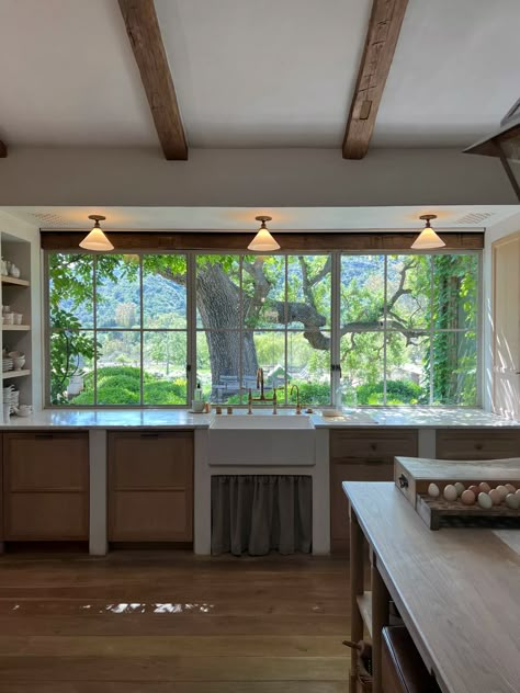 Country House Layout, California Rancher, Nancy Meyers Home, Tiny Cottage Kitchen, Hoarder House, Farmhouse Layout, Kitchen Cabinets Countertops, Islands Kitchen, Patina Farm