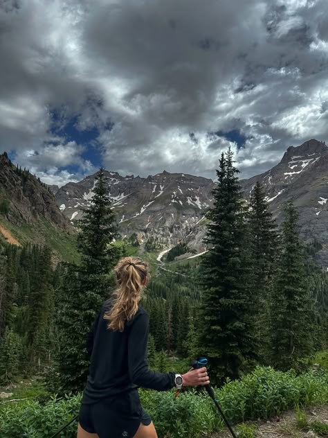 Colorado Girl Aesthetic, Nature With Friends, Hiking Vibes, Mountain Hiking Aesthetic, Summer In Colorado, Colorado Aesthetic, Better Gut Health, Hiking Photos, Colorado Summer