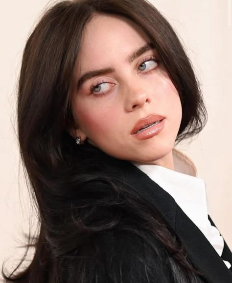 Ocean Eyes, Billie Eillish, Taylor Swift Fan, Dark Hair, Billie Eilish, Celebrity Crush, Brown Hair, My Wife, My Baby