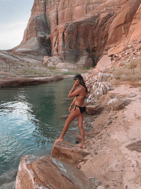 Lake Powell Instagram Pictures, Lake Powell Photoshoot, Lake Powell Picture Ideas, Lake Powell Aesthetic, Lake Powell Arizona, Lake Havasu Arizona, Arizona Lakes, Utah Summer, Usa Pictures