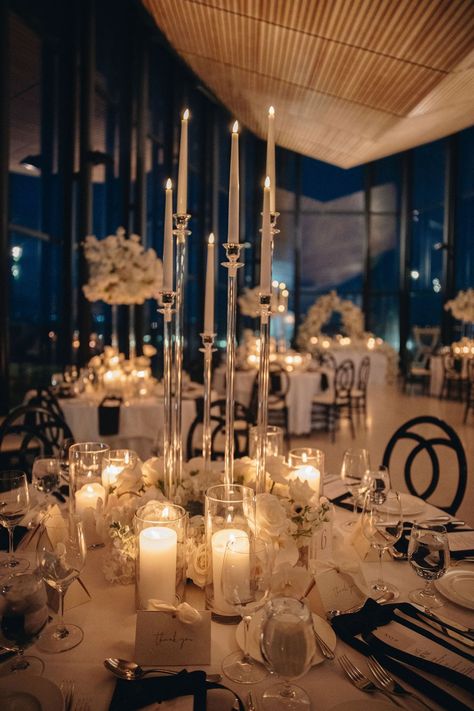 Great Gatsby Style Wedding, Old Hollywood Table Setting, Candle Lit Centerpieces Wedding Ideas, Glitz And Glam Wedding Decor, Romantic Wedding Reception Ideas, Old Hollywood Glam Wedding Decor, Old Money Theme Wedding, Wedding Old Money Aesthetic, Old Money Wedding Asethic