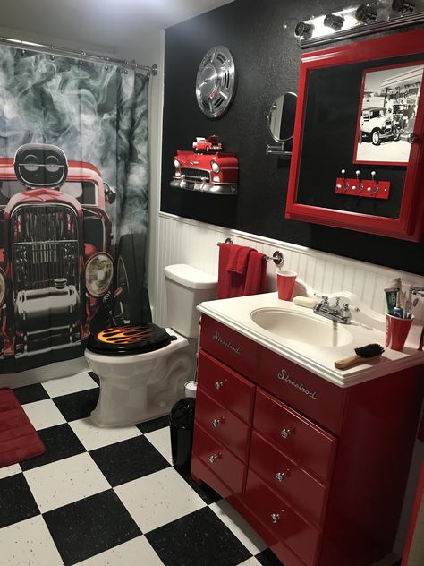 Auto Shop Decor Ideas, Vintage Car Bathroom Ideas, Man Bathroom Ideas For Men, Car Theme Bathroom, Car Theme Bathroom Ideas, Automotive Bathroom Ideas, Mechanic Bathroom Ideas, Car Bathroom Ideas, Car Bathroom Decor