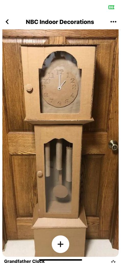 Stranger Things Clock Diy, Stranger Things Clock, Stranger Things Halloween Decorations, Cardboard Clock, Stranger Things Halloween Party, Halloween Clock, Clock Craft, Old Clock, Clock Diy