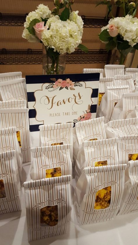 Garrett popcorn wedding favors. Leah and Joey 6-25-16. Garrets Popcorn, Popcorn Bags Wedding, Vintage Backyard Wedding, Sweet Decoration Ideas, Disney Wedding Favors, Garrett Popcorn, Diy Favor Boxes, Popcorn Wedding Favors, Vintage Backyard