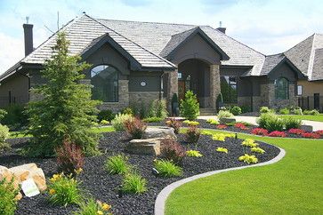 Black Lava Rocks Landscaping, Diy Rock Landscaping Ideas, Lava Rock Landscape, Black Rock Landscaping, Covered Walkway, Rock Landscaping, Front Yard Design, Traditional Garden, Garage Ideas