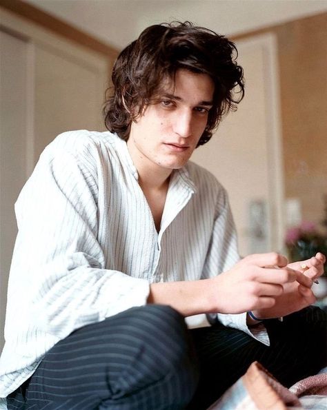 Louis Garrel Blake Steven, Walburga Black, Louis Garrel, Francois Truffaut, Cool Winter, Severus Snape, Dark Academia Aesthetic, Ex Machina, The Secret History