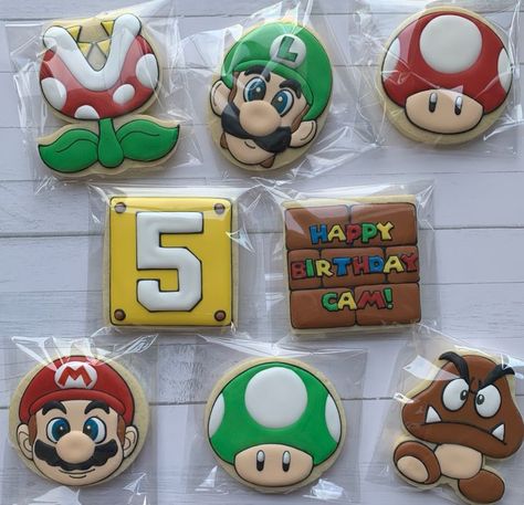 Super Mario Royal Icing Cookies, Super Mario Cookies Birthday, Mario Cookies Decorated Easy, Mario 1 Up, Mario Birthday Cookies Decorated, Mario Party Cake Pops, Mario And Luigi Cookies, Mario Birthday Party Cookies, Mario Bros Cookies Decorated