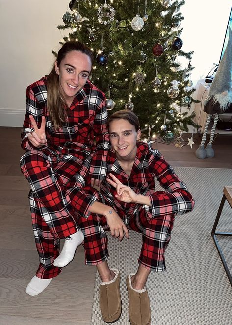 Viv Miedema, Lisa Evans, Soccer Couples, Arsenal Ladies, Usa Soccer Women, Funny Animal Photos, Usa Soccer, Old Love, Womens Football