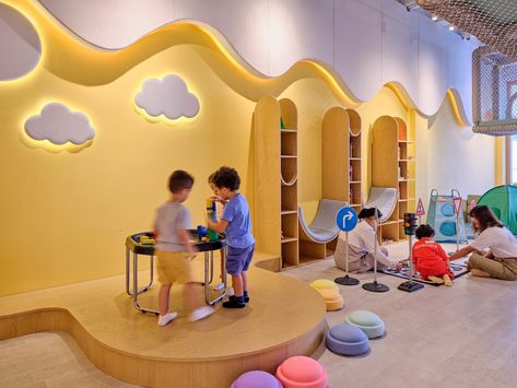 Gallery of Wonderkin Edutainment Center / Manmade Studio - 11 Child Care Center Design, School Reception, Indoor Playroom, Kindergarten Interior, Preschool Designs, Kids Interior Design, Modern Classroom, Interior Architecture Drawing, Kindergarten Design