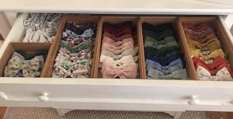 Drawer Bow Organizer, Bow Drawer Organization, Bow Storage Ideas Nursery, Baby Girl Bow Storage, Baby Bow Storage, Baby Bow Organization, Bow Storage Ideas, Shepherd Nursery, Rustic Nursery Room Ideas