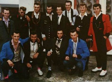 Teddy Boys 1950s, 50s Rock N Roll, Modern Rocker, 50s Rock And Roll, Teddy Boy Style, Grease Is The Word, 50s Music, Teddy Boy, Teddy Boys