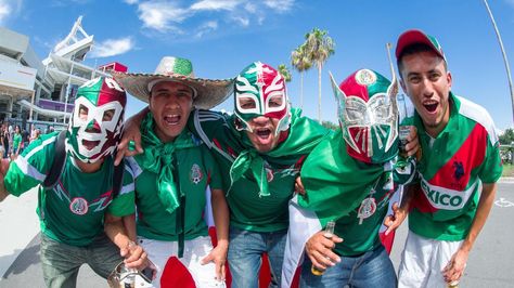 Team Chants, Mexico National Team, Mexico Soccer, Soldier Field, Gold Cup, Soccer World, Soccer Fans, Mexican Culture, Football Fans