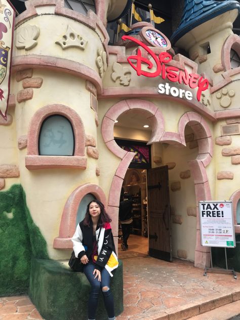 Disney Store Japan, Disney Shorts, Disney 100, Awesome Stuff, Disney Store, Tommy Hilfiger, Ootd, The Incredibles, Japan