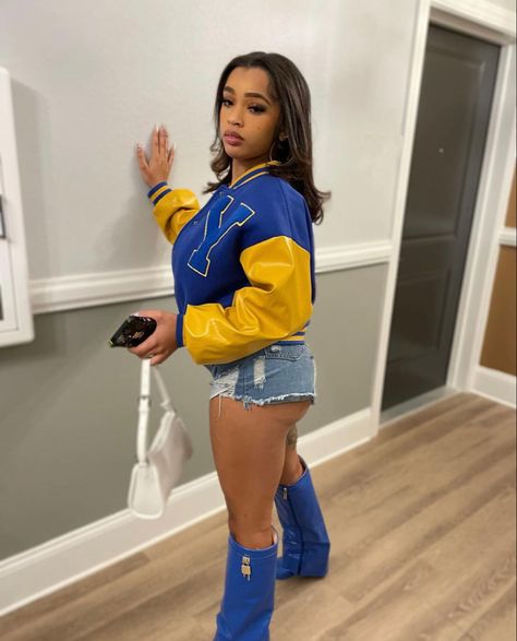 Sorority Fashion, Pretty Poodles, College Fits, Sigma Gamma Rho, Gold Outfit, Royal Blue And Gold, Cardigan Outfits, Golden Girl, Graduation Photos