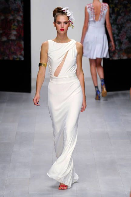 Who's excited for the spring 2013 runway cutout trend? 13 Clothes, Issa Dresses, 2013 Runway, Elle Fashion, Luxurious Dresses, Fancy Frocks, London Spring, Runway Trends, Fashion Week Runway