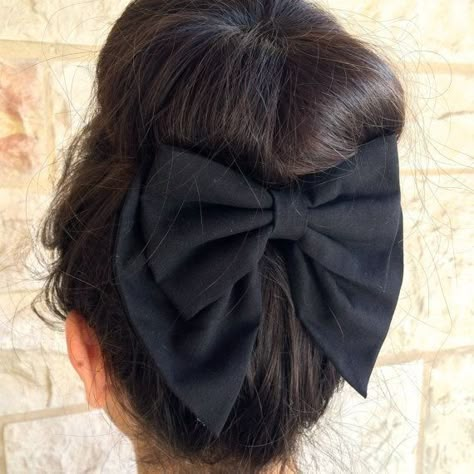 Girls Hair Bows Diy, Diy Hair Scrunchies, Big Hair Bows, Bow Hairstyle, Diy Hair Bows, Girl Hair Bows, Diy Hair Accessories, Bow Hair Clips, Diy Hair