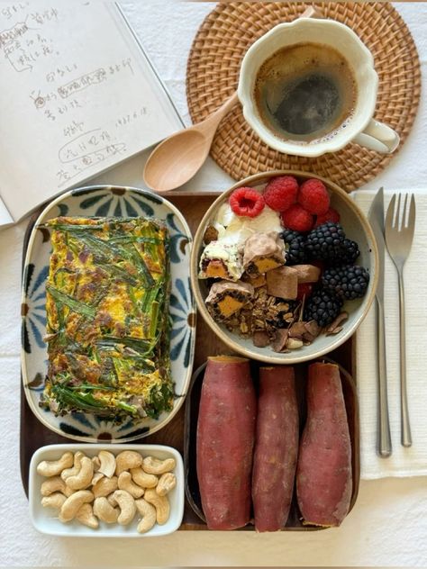 Meal Prep Korean, Asian Breakfast Aesthetic, Meal Planning Aesthetic, Healthy Japanese Snacks, Korean Meals Healthy, Healthy Food Korean, Healthy Asian Meals, Korean Food Healthy, Xiaohongshu Food