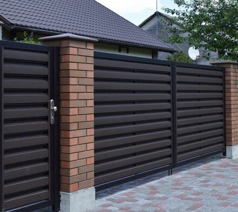 House Front Gate, Modern Main Gate Designs, Home Gate Design, Gate Wall Design, Gate Designs Modern, Grill Gate Design, Modern Gate, House Main Gates Design, House Fence Design