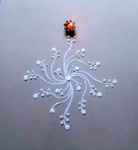 Minimal Rangoli Designs Diwali, Swastik Design, Swastik Rangoli, White Rangoli, Very Easy Rangoli Designs, Rangoli Designs Photos, Rangoli Designs Simple Diwali, Rangoli Simple, Kolam Design