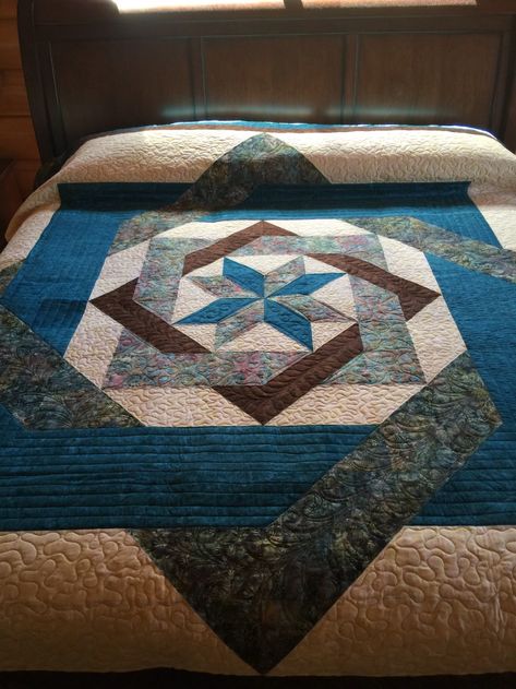 Labrynth Quilt Pattern, Block Quilt Ideas, Labyrinth Walk, Colchas Quilting, Quilting Books, Sewing Quilts, Block Quilt, Barn Quilt Patterns, Star Quilt Blocks