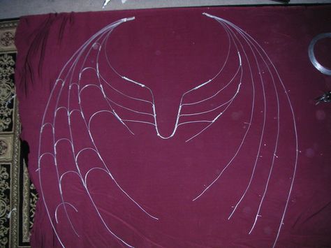 Picture of Small arcs Demon Wings Diy, Cardboard Dragon, Skeleton Wings, Drag Costume, Dark Angel Wings, Wire Skeleton, Cosplay Horns, Black Wizard, Diy Angel Wings