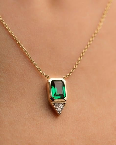 Green Stone Pendant Gold, Emerald Cut Pendant, Gold Emerald Necklace, Emerald Pendant Necklace, Chunky Pendant, Emerald Necklace Pendant, Moissanite Pendant, Chic Necklace, Moissanite Necklace