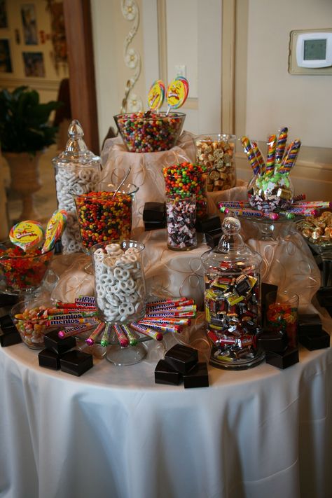 candy bar Chocolate Candy Table Ideas, Candy Bar Ideas Quinceanera, 40th Birthday Candy Table, Prom Candy Bar, Candy Bar Table Wedding, Candy Bar At Wedding Reception, Candy Bar For Wedding Reception, Wedding Candy Table Ideas Receptions, Fancy Candy Bar