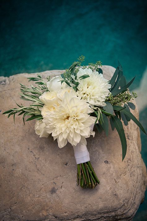 White Dahlia Bouquet, Dahlia Bridal Bouquet, Dahlia Wedding Bouquets, Chrysanthemum Wedding, Small Bridal Bouquets, Venice Wedding, Dahlias Wedding, Dahlia Bouquet, Wedding Party Ideas